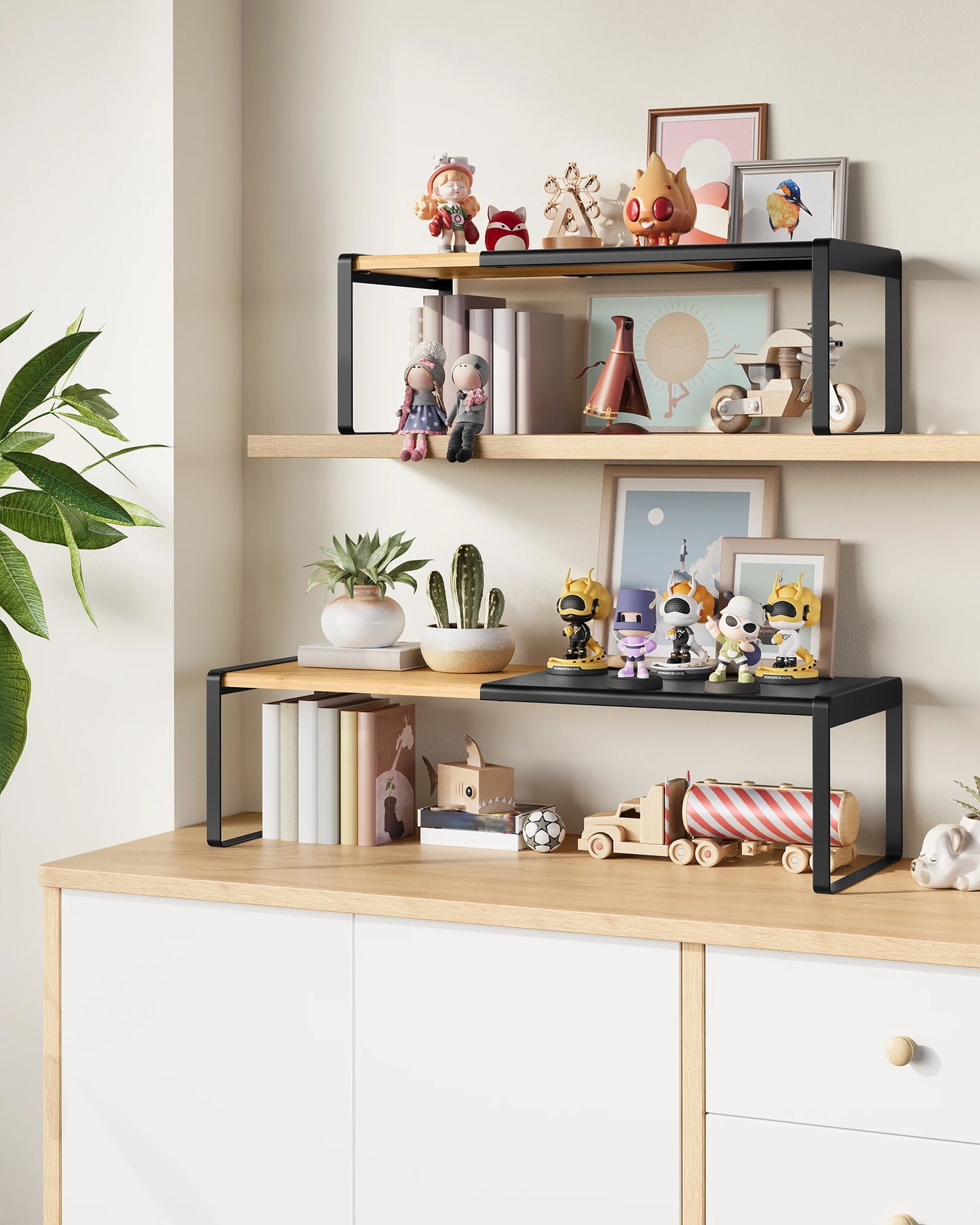 SONGMICS HOME Portaspezie, Set di 2, Estensibile, Organizer da Cucina, Mensola da Cucina, Organizer per Armadio, Piccola Mensola, Impilabile, Scarpiera, Beige Naturale e Nero Inchiostro/Beige Naturale e Bianco Crema